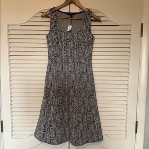 Sold ⭐️NWT Banana Republic Black & White Print Fit Flare Dress size XS